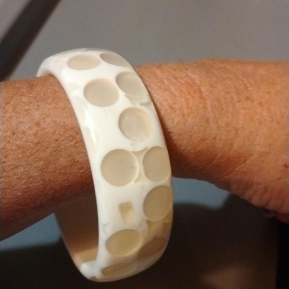 Vintage Bangle And Mother Of Pearl Look Bracelet (Sku 7065)